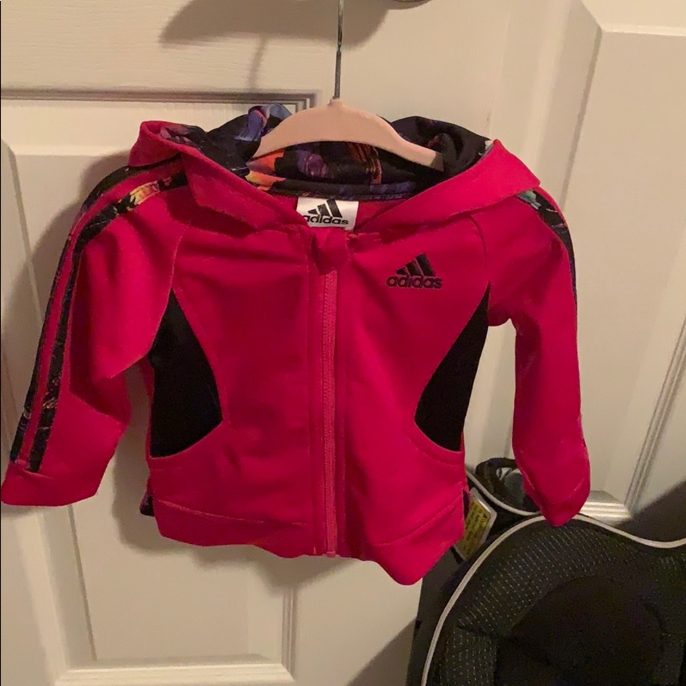 ⭐️Adidas Track Suit ⭐️